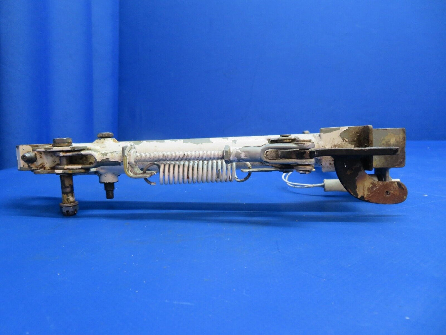 Lake LA-4-200 LH Main Gear Drag Strut Assy w/ Switch P/N 2-4100-81 (1222-906)