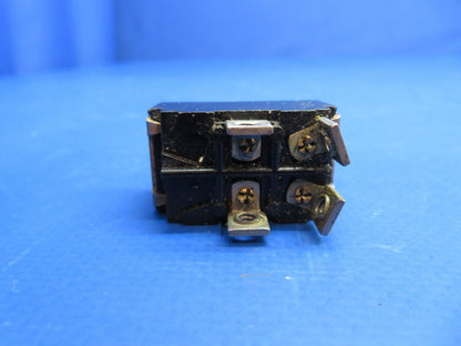 Piper PA-34-200T Switch LOT OF 4 P/N MTA106D, W31-X2M1G-2, 512TS1-4 (0323-521)