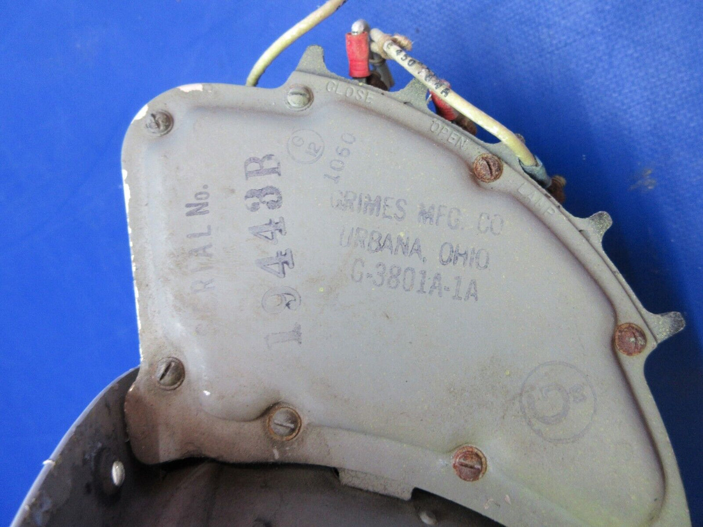 Cessna 310 / 310F Grimes Retractable Landing Light P/N G-3801A-1A (1123-817)