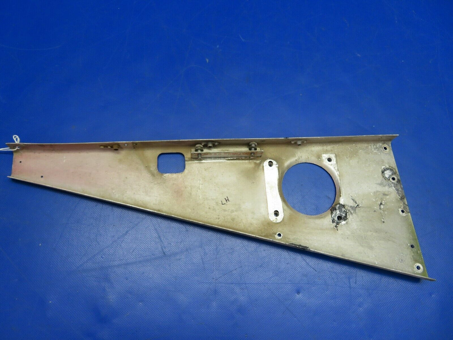 Beech 95-B55 Support Bracket Heater & Radio Shelf P/N 95-410030-139 (0620-608)