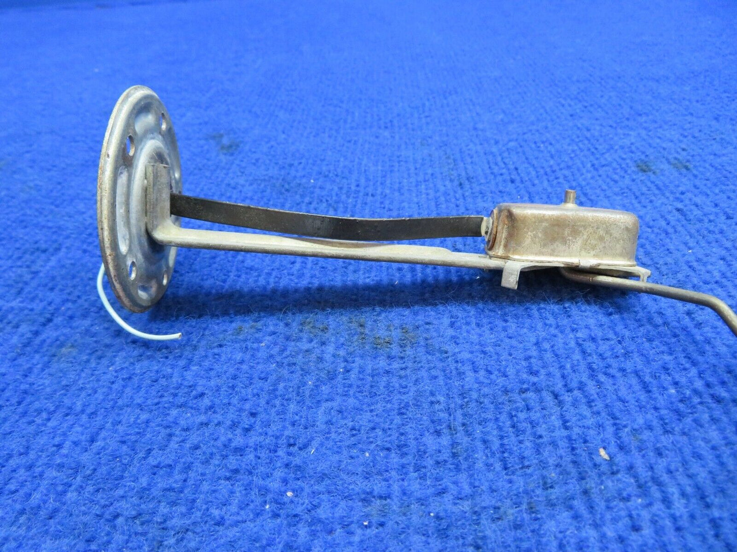 Piper PA-31 Navajo Fuel Level Sender RH INBD P/N 6427513 / Tested (0822-575)