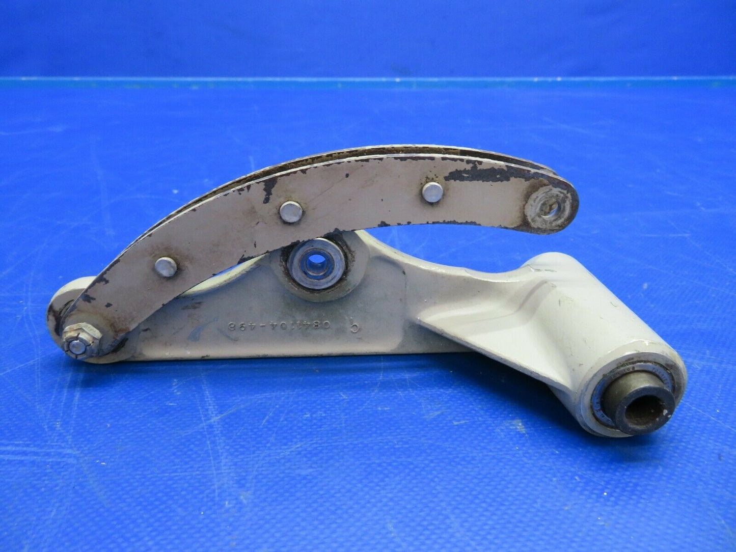 Cessna 310P Bellcrank Assy RH Main Gear P/N 0841104-4 (0620-741)