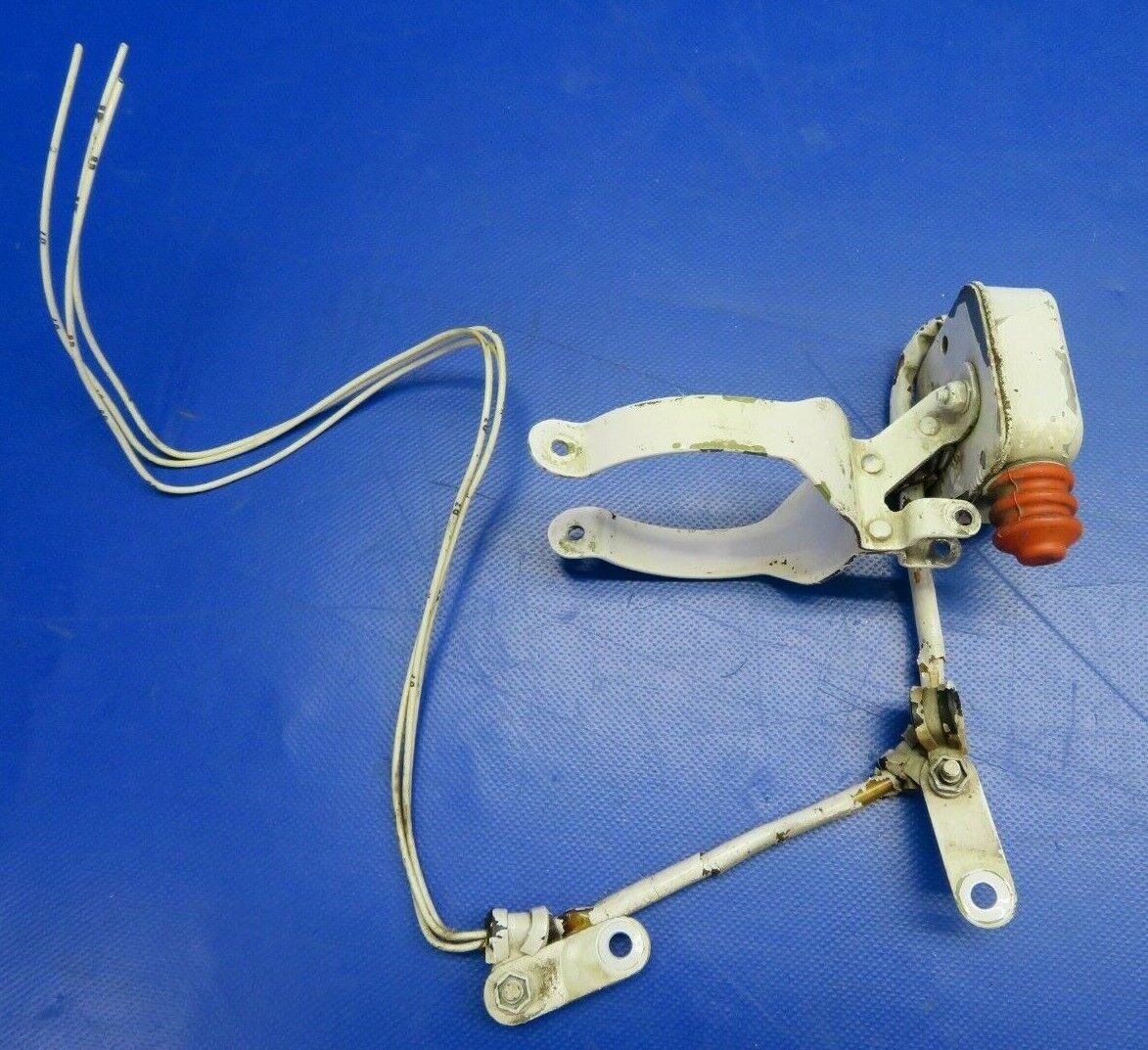 Beech Baron Landing Gear Safety Switch & Clamp P/N 95-361015-601 (0520-437)