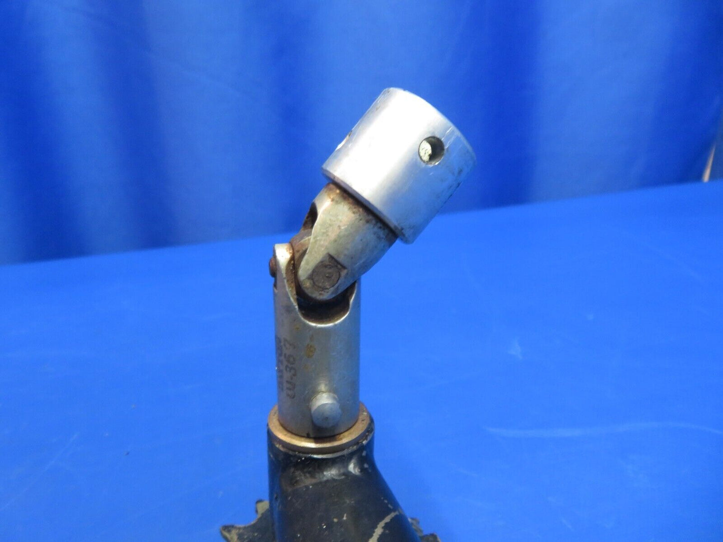 Piper PA-34-200T Seneca II Control Column Assy Tee Bar P/N 62703-34 (0223-941)