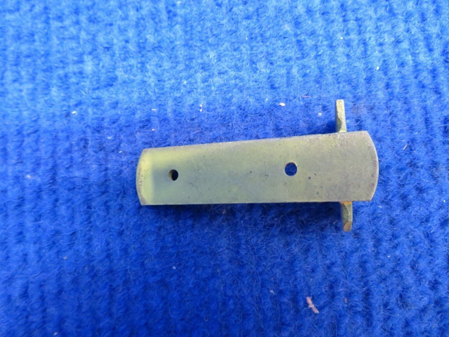 Piper Bracket Assy - Door Catch P/N 12847-000 NOS (0822-567)