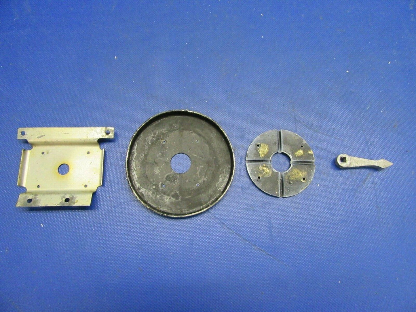 1956 Cessna 182 Plate, Bracket & Handle Fuel Selector P/N 0716167 (0821-653)