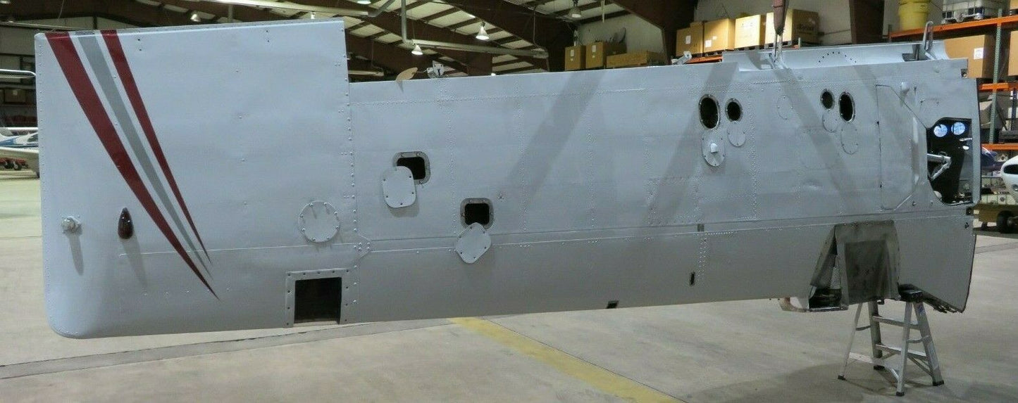 1964 Beech Baron 95-B55 Wing w/ Landing Gear LH P/N 96-110005-601 (0520-10)
