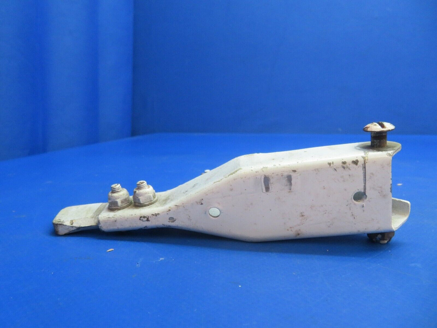 Beech Main Gear Bracket Uplock Assy LH P/N 35-815077 (1122-617)