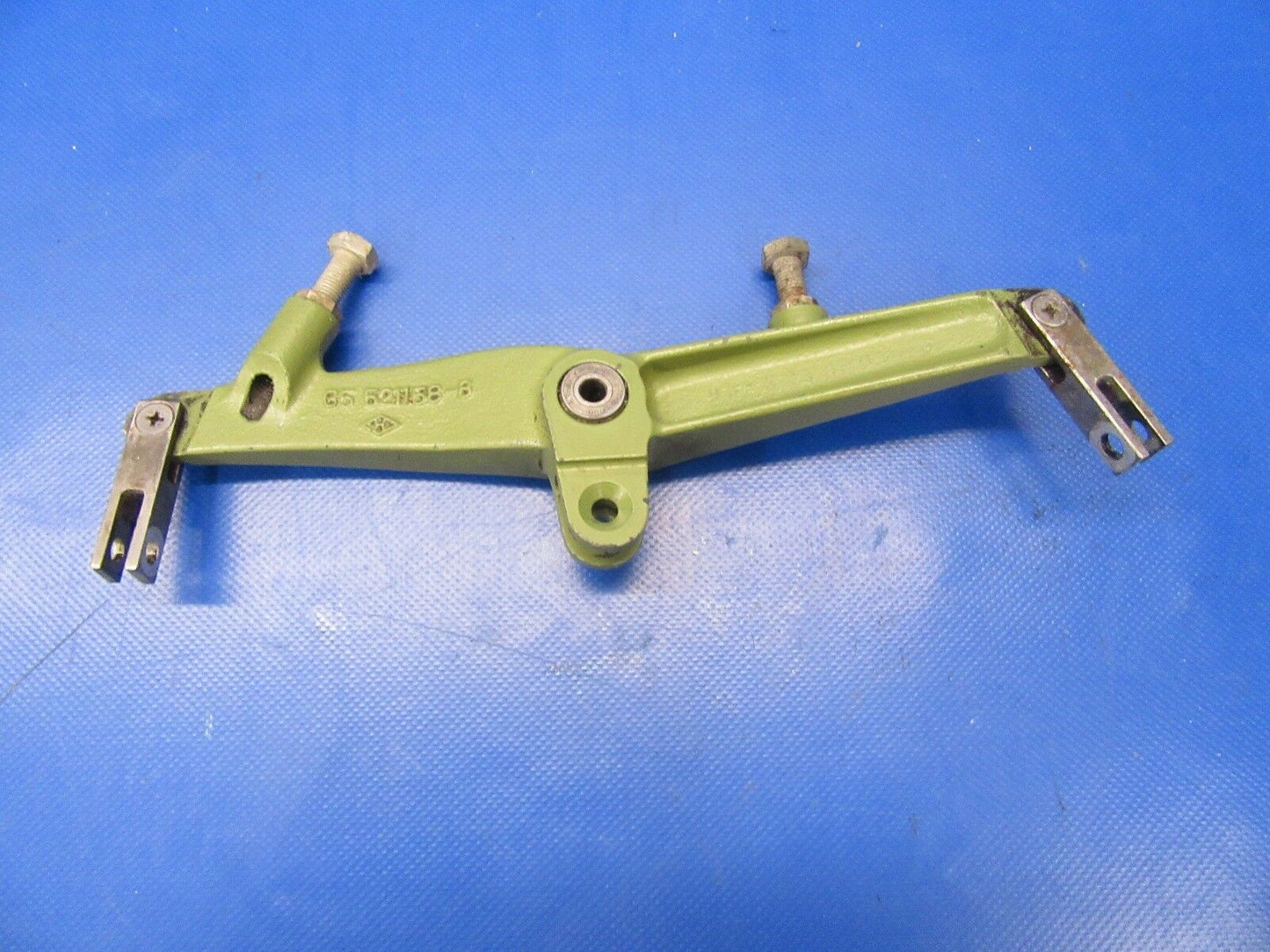 Beech D55 Baron Baron Bellcrank Assy Aileron P/N 35-521158-8 (0717-69)