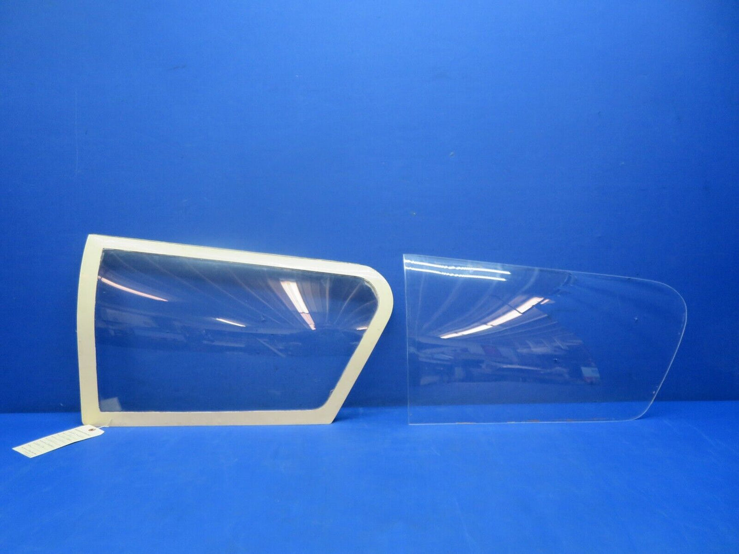 Early Cessna 310 / 310B Emergency Window Assy P/N 0811693-1 (1223-128)