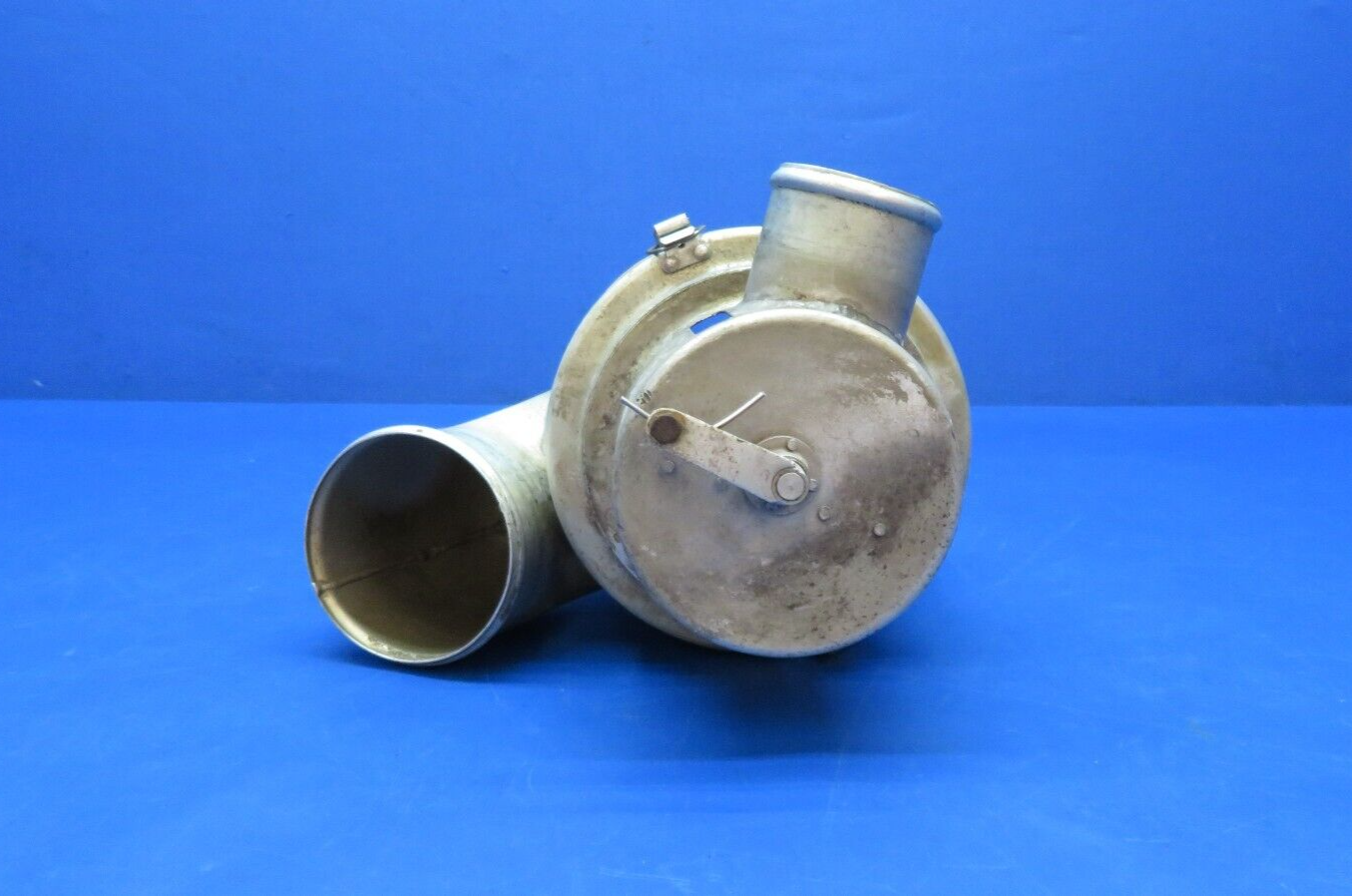 Cessna 401 RH Air Induction Canister Weld Assy w/ Cap P/N 0850320-24 (0523-223)