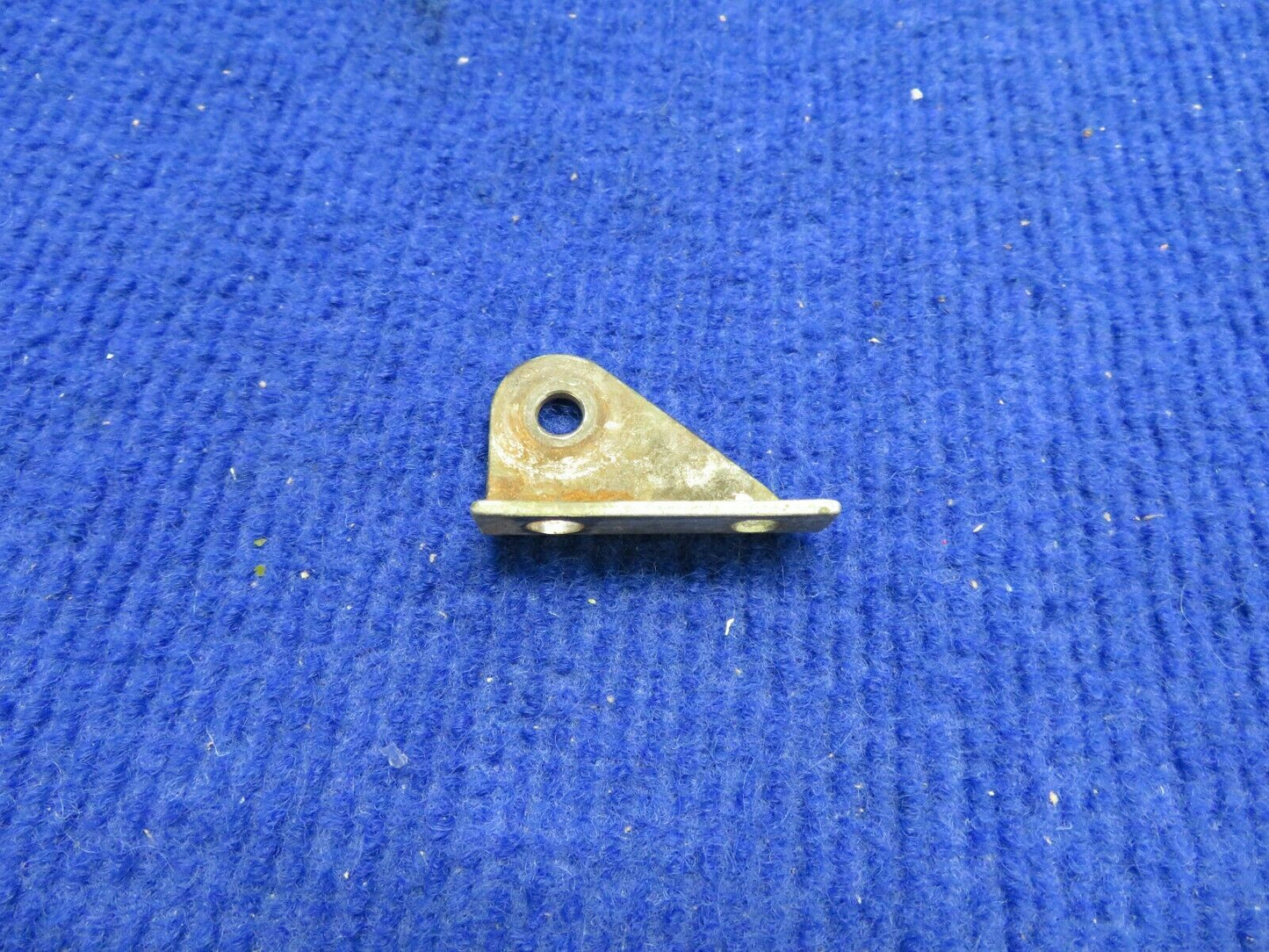 Cessna 172 / 172M Seat Belt Fitting LH INBD / RH OTBD P/N 0510205-10 (0122-558)