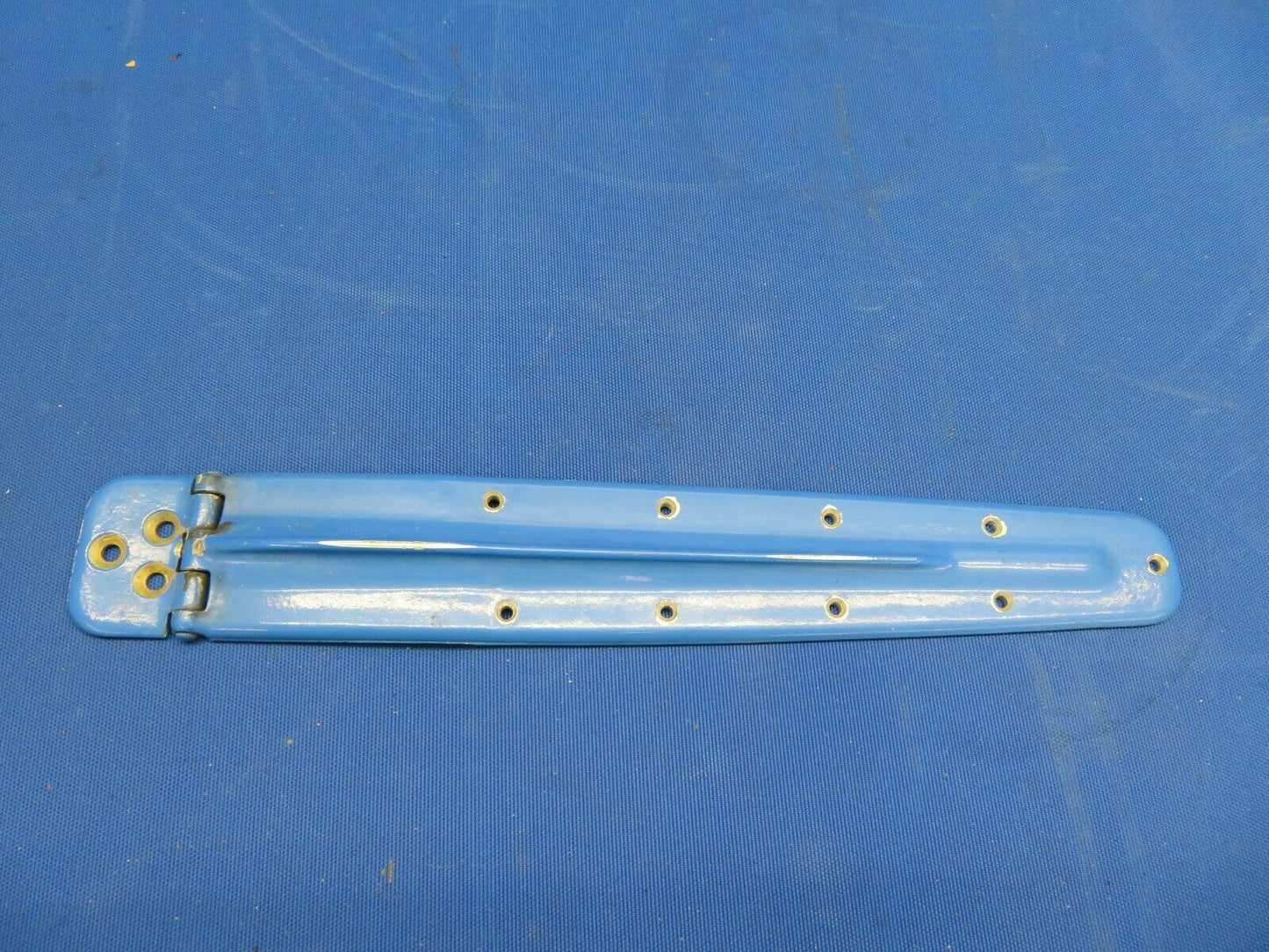Cessna 210L Cabin Door Hinge Upper RH Door P/N 0711037-14 (0820-569)