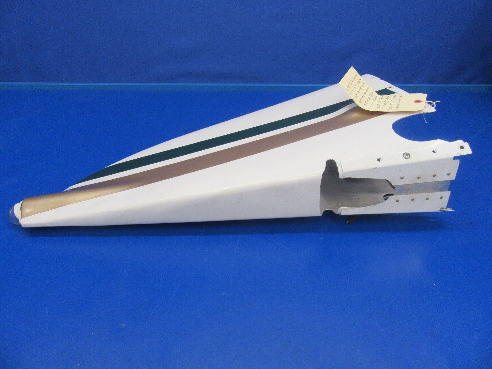 Beech Baron E55 / 58 Tail Cone w/ Strobe Light P/N 96-440011-605 (1117-139)