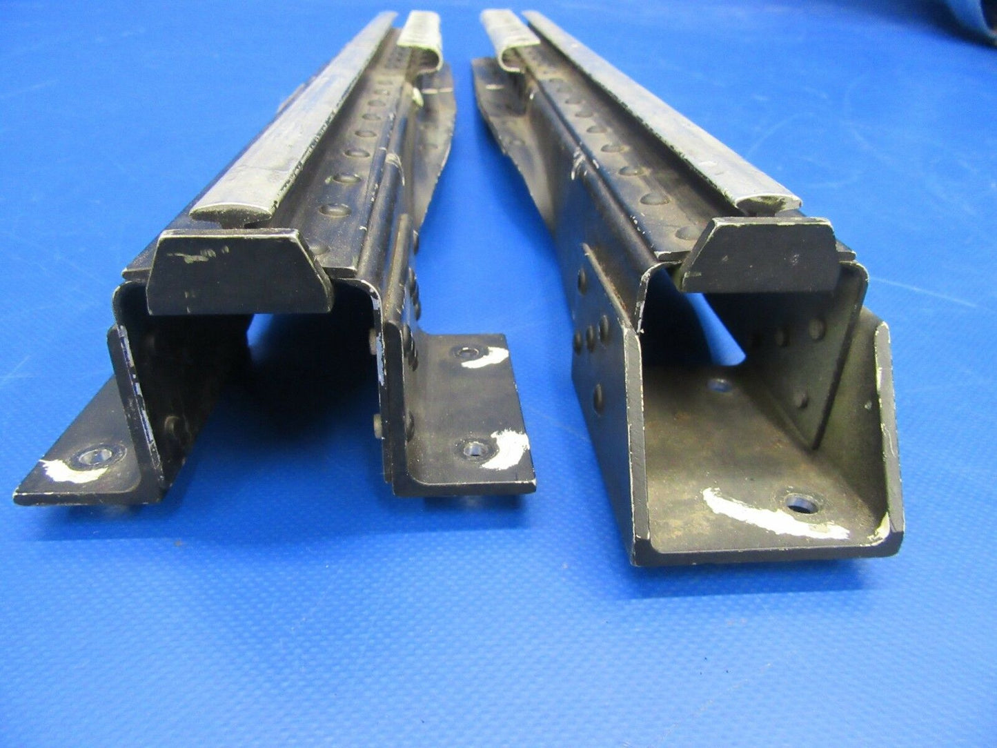 Cessna 310 Seat Track / Rail P/N 0812985-4 & 0812987-4 (0918-299)