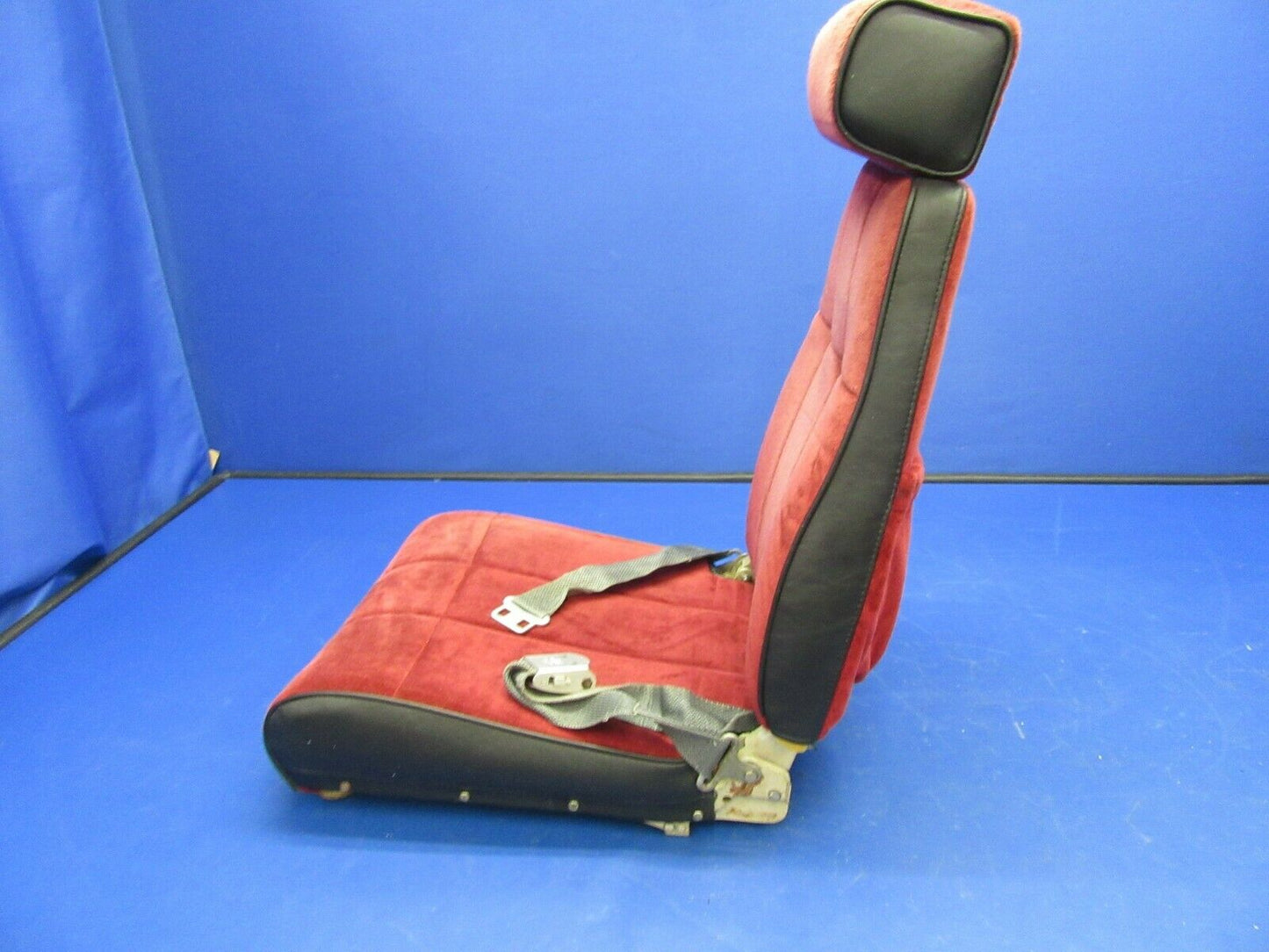 Beech Baron 95-B55 Pilots Seat Assembly P/N 35-534425-1 (1121-332)