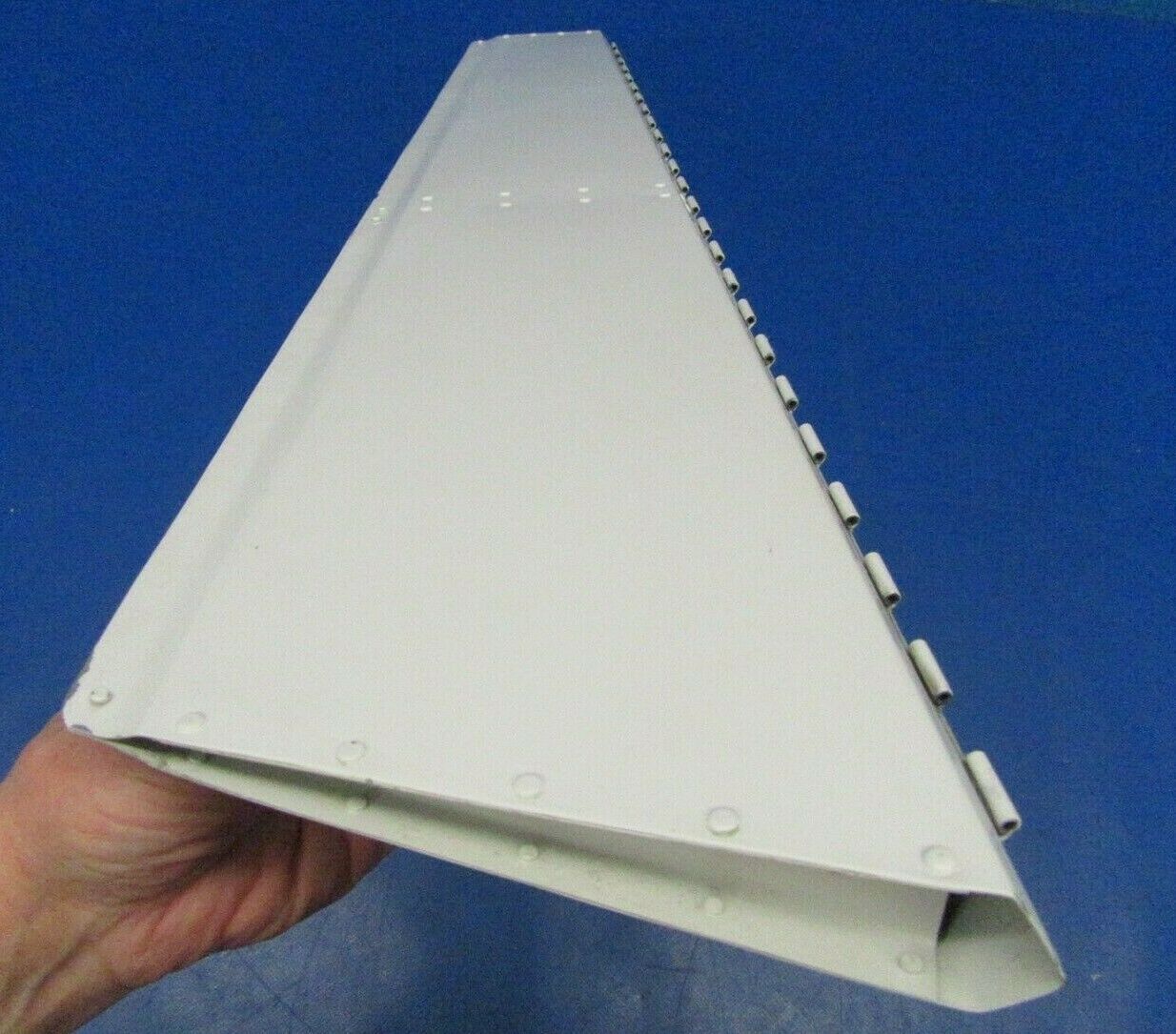 Beech Baron 95-B55 Tab Assy Elevator 45-610005-122 (0218-121)