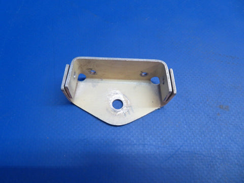 Cessna 182 Bracket Hinge Middle P/N 0732100-4 (1122-664)