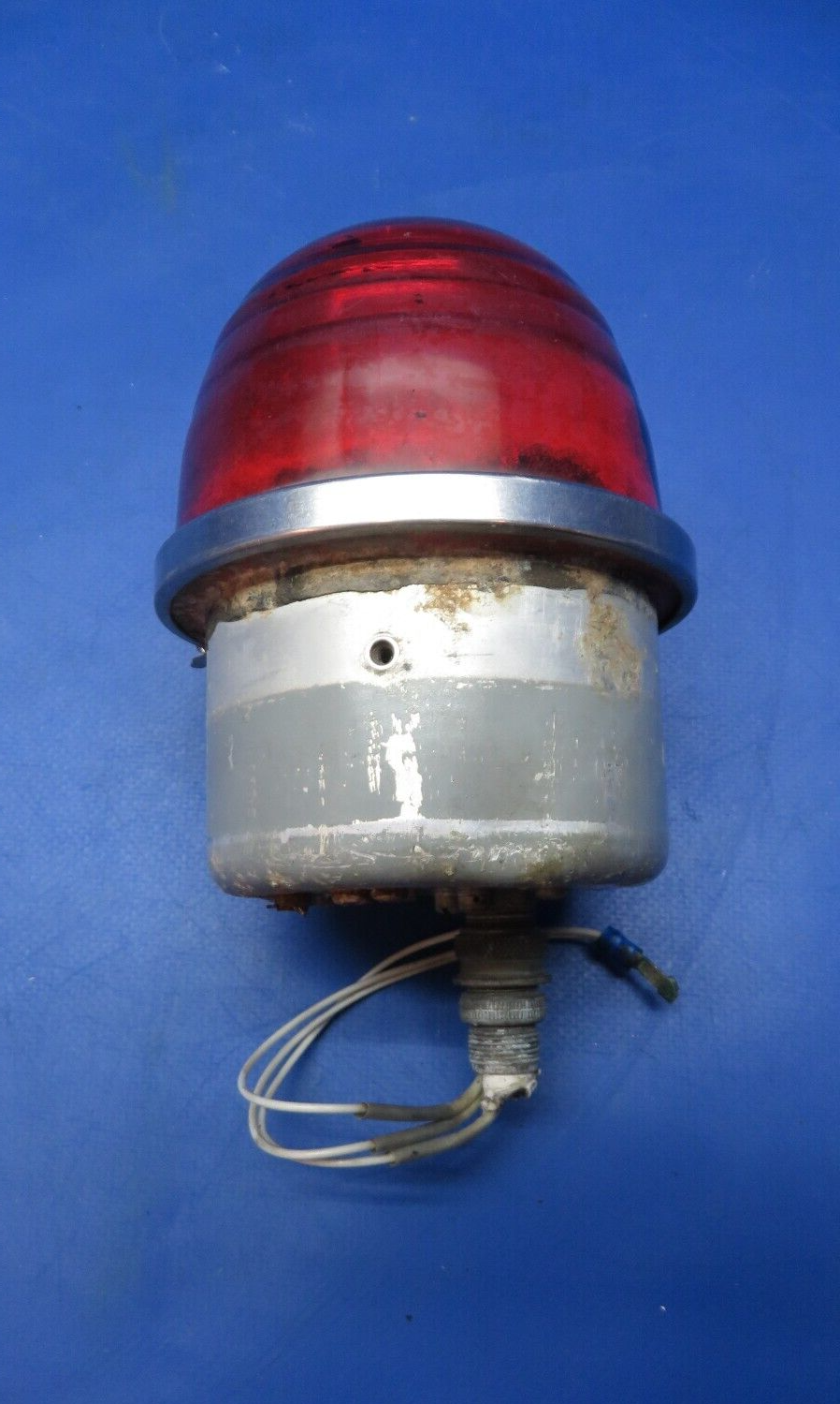 Cessna 401 Anti-Collision Beacon Assembly P/N C621002-0105 FOR PARTS (0523-210)