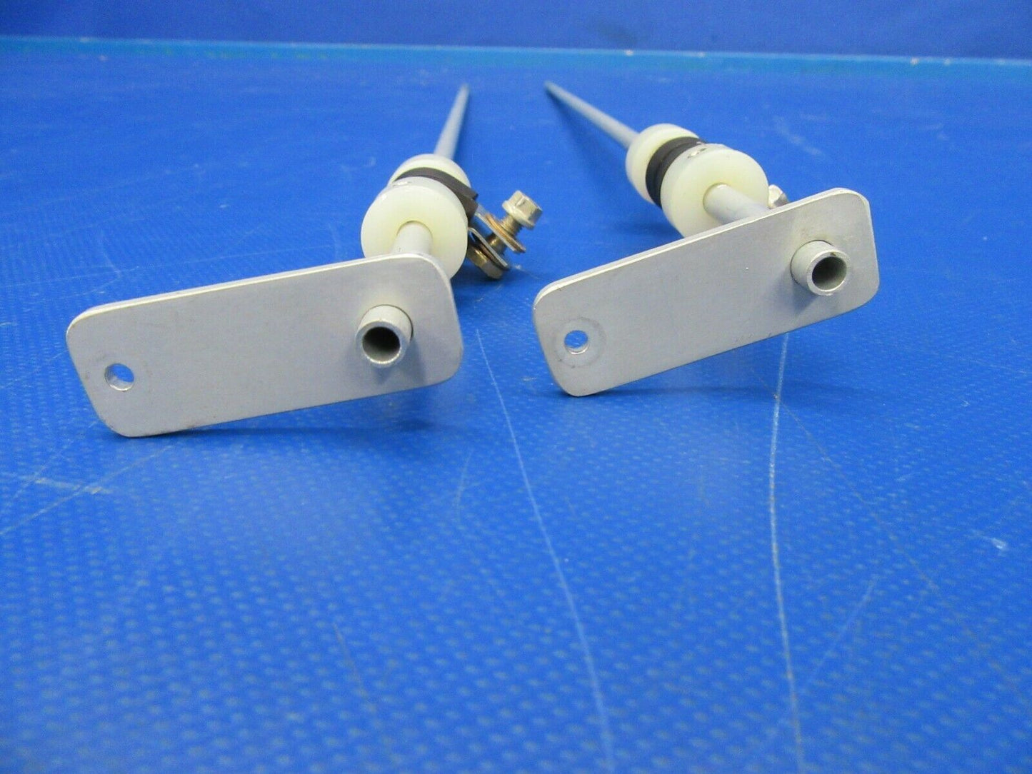 Cirrus SR22 Cabin Heat Control Rods 15270-001, 15270-002 LOT OF 2 (1019-434)