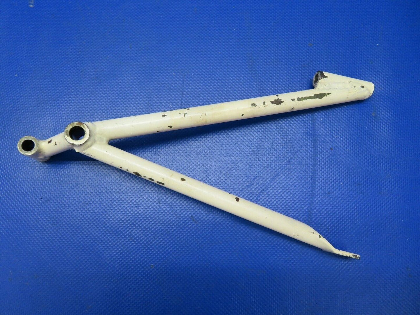 Cessna 177RG Support Main Gear Actuator RH P/N 2041014-2 (0621-770)