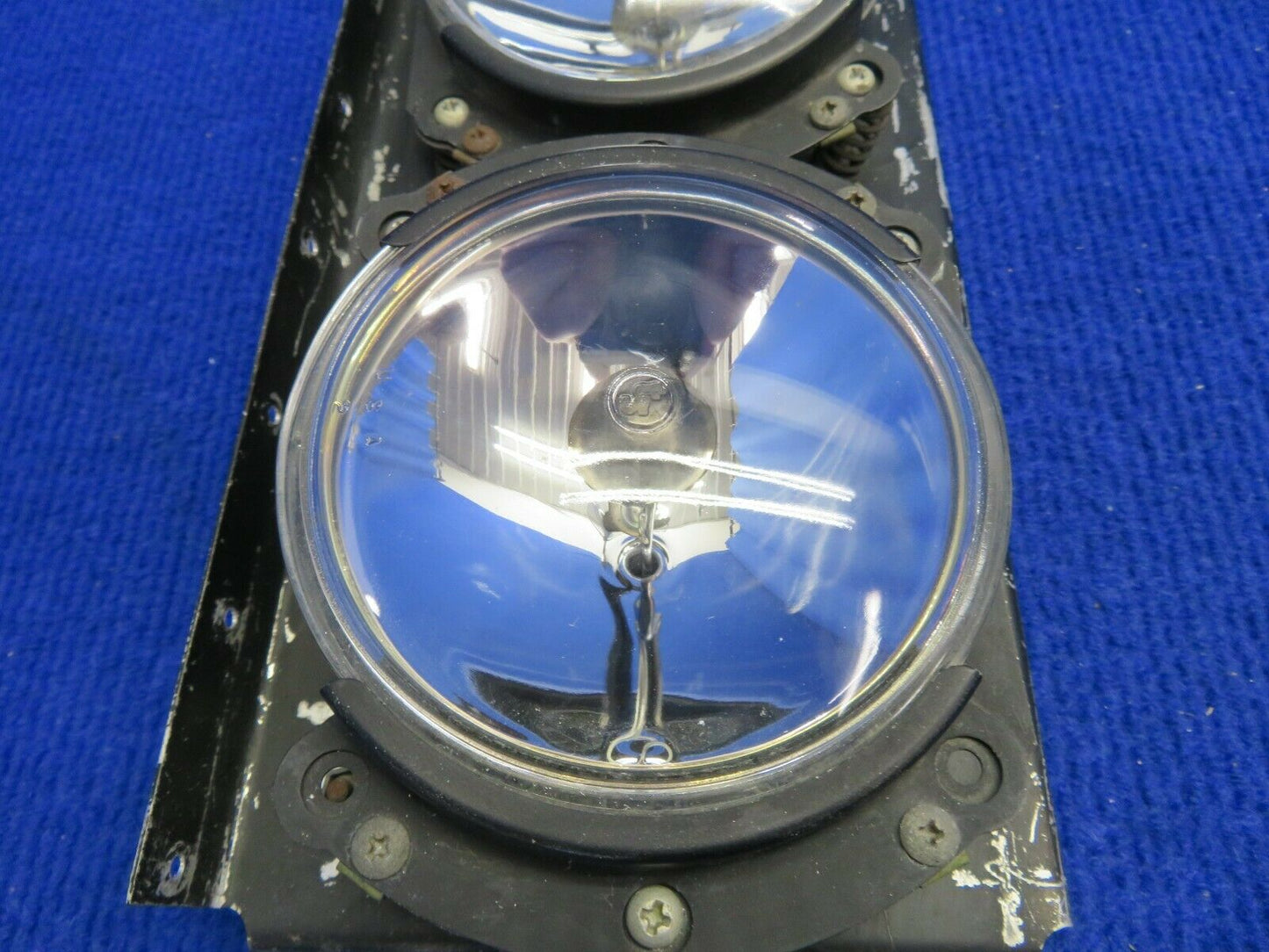 Cessna 210 Dual Landing Light Assy w Bulbs (0322-480)
