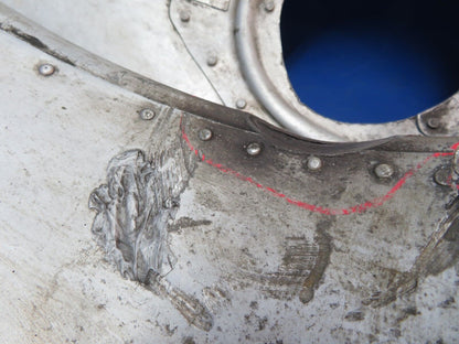 Damaged Cessna 182D / 182 LWR Cowl Assy P/N 0752031-28 (0923-581)