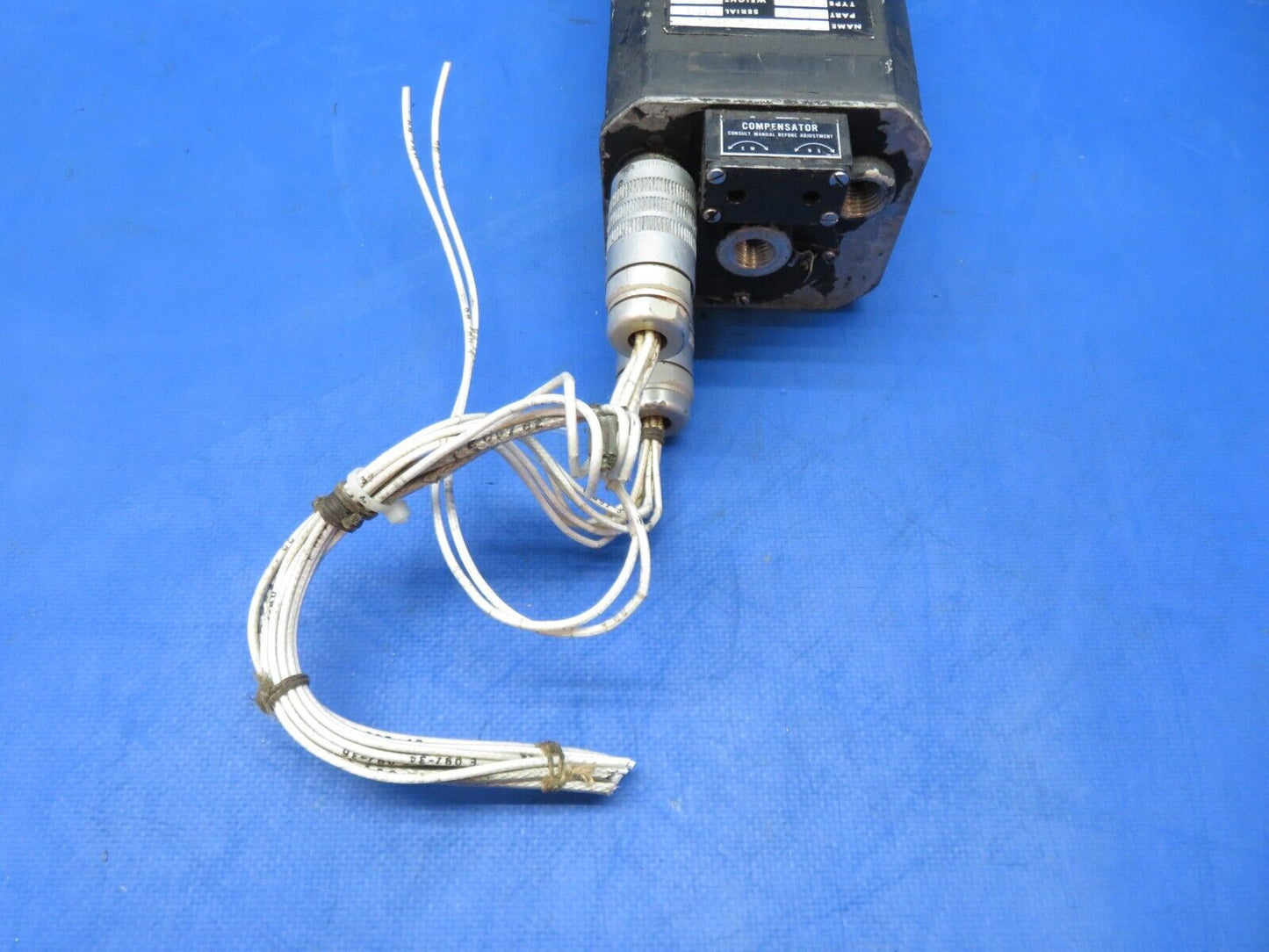 Aviation Instrument Directional Gyro - Slaved P/N 424-1 CORE (0823-304)