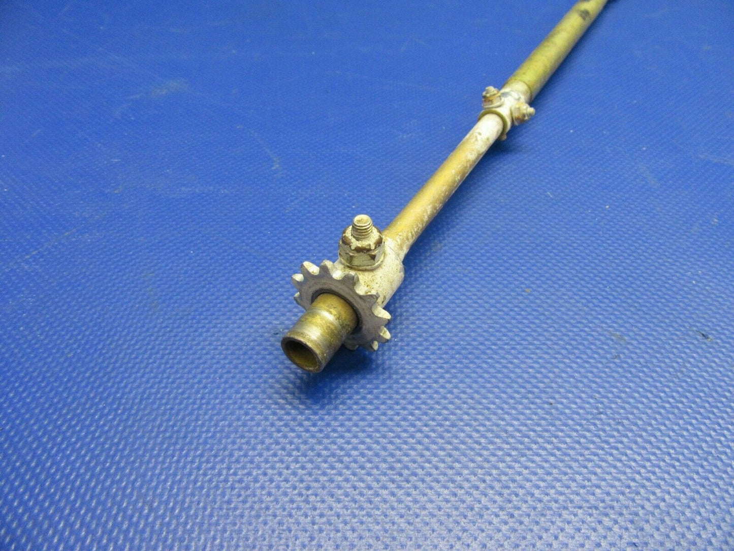 Beech 58 Baron Shaft & Sprocket Trim Tab P/N 95-524023-7 (0521-471)