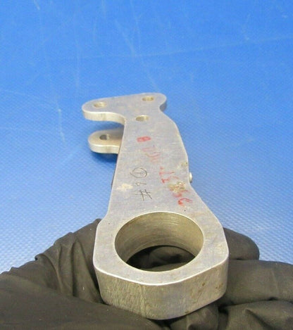 Piper Comanche / Twin Arm Assy Landing Gear Retract RH 25137-000 (0419-275)