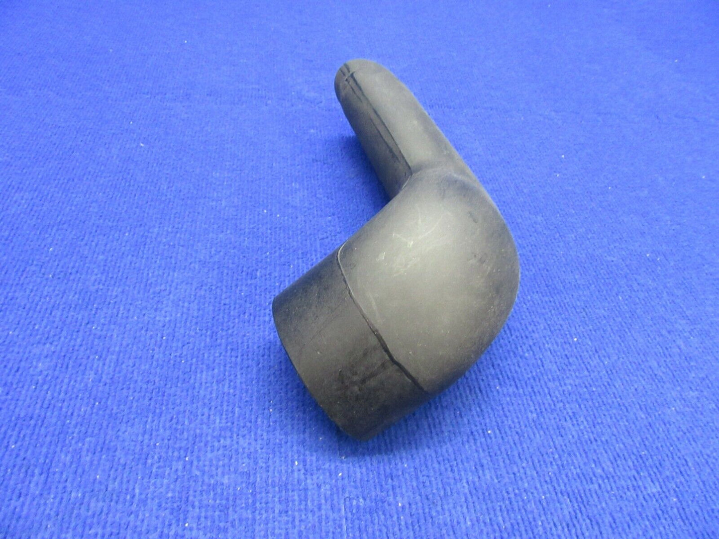 Cirrus SR-22 Duct Assembly Mid w/ Bracket P/N 20714-001, 21518-001 (1221-568)