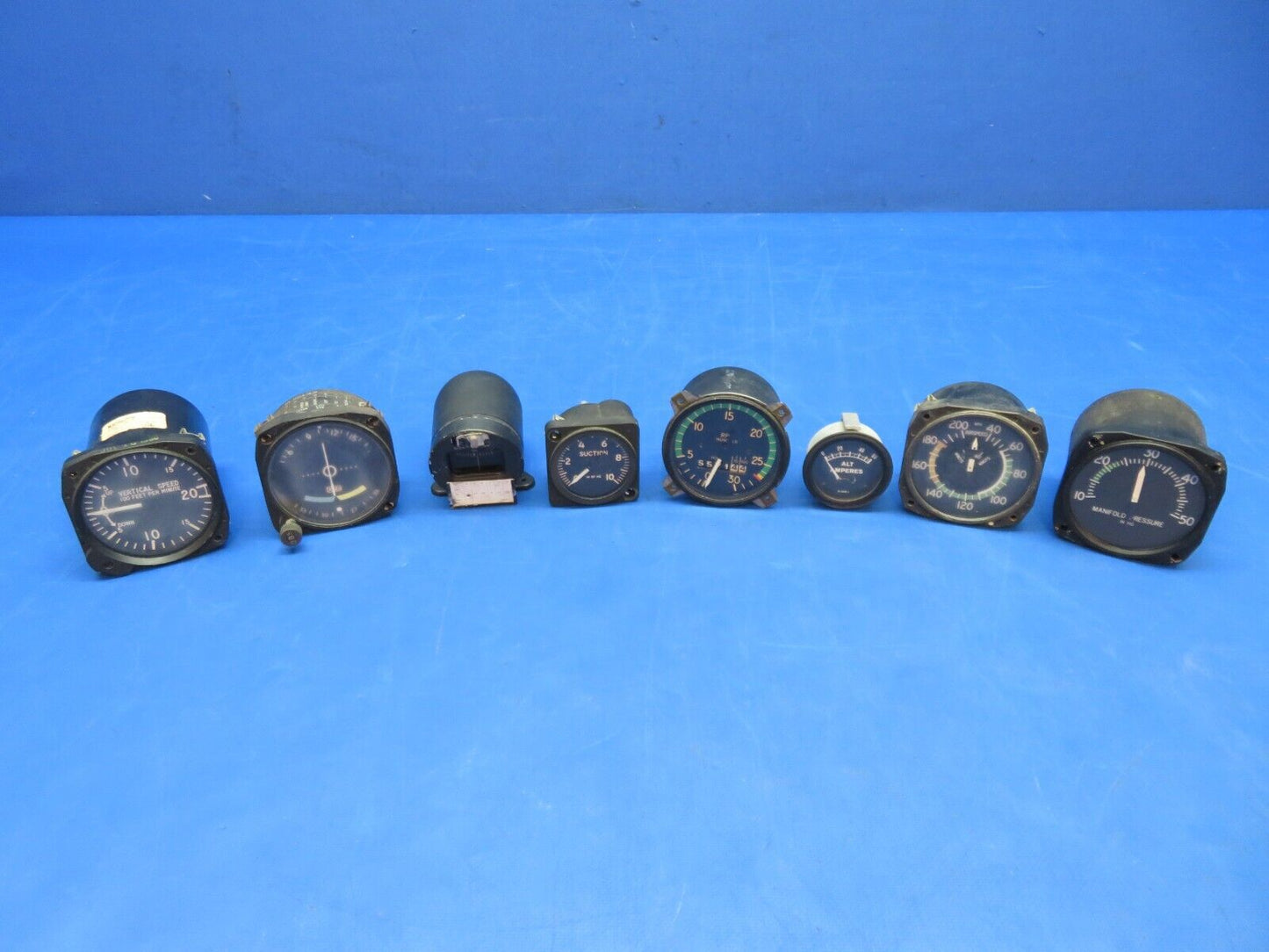 Piper PA-28-140 Aircraft Instruments Man Cave / Decoration LOT OF 8 (0923-480)