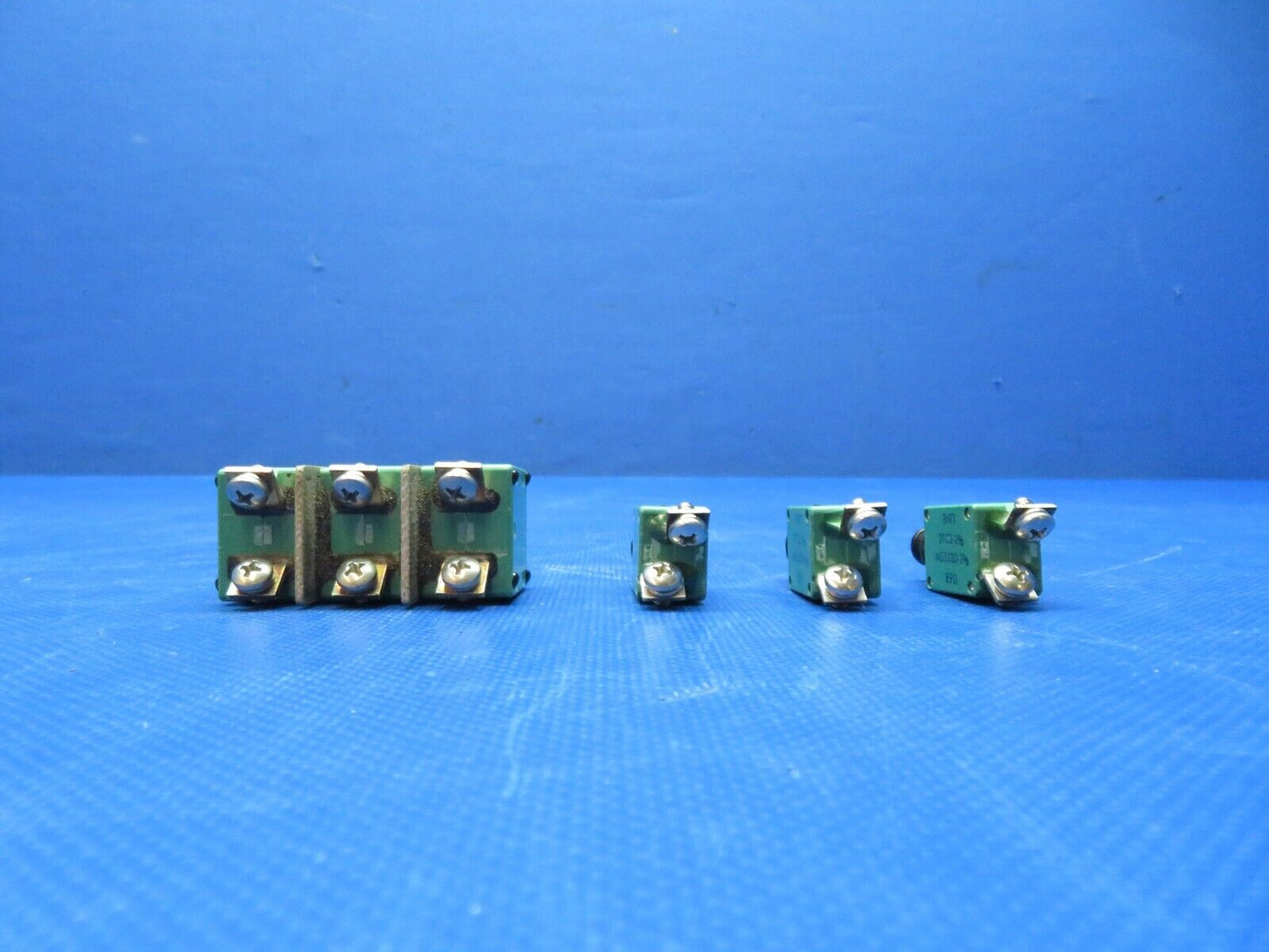 Klixon 25 amp & 2.5 amp Circuit Breaker P/N 9TC-25 LOT OF 4 (0224-195)