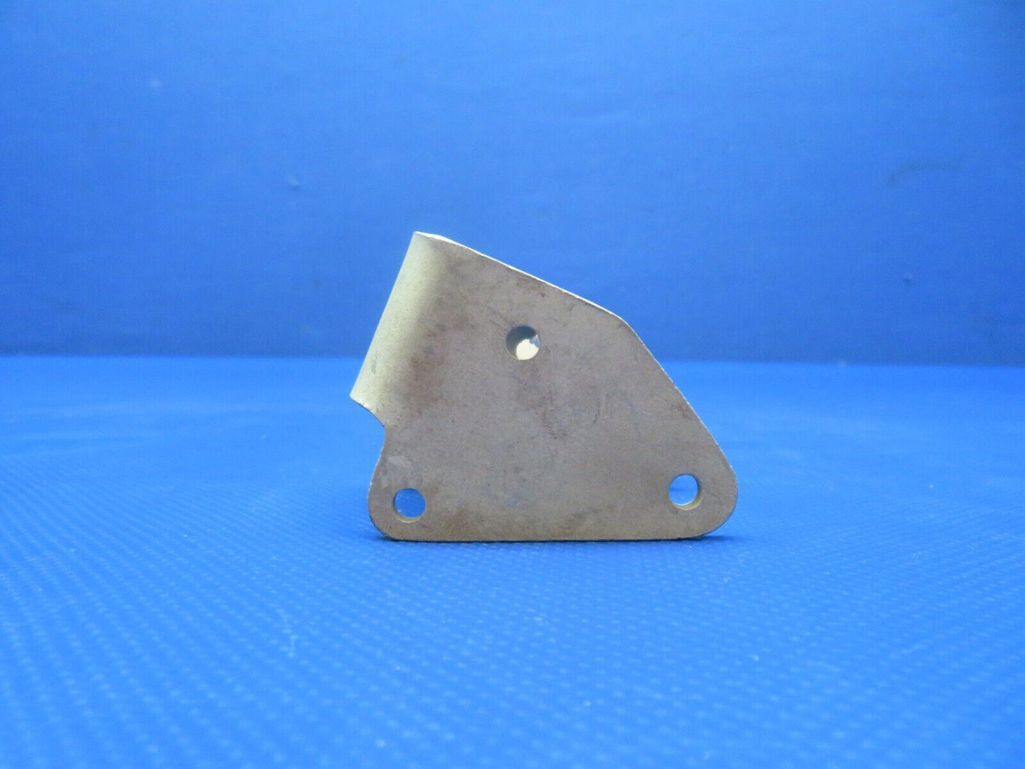 Beech 33 / 35 180 Degree Cabin Door Hinge P/N 35-590044-4 NOS (1223-193)