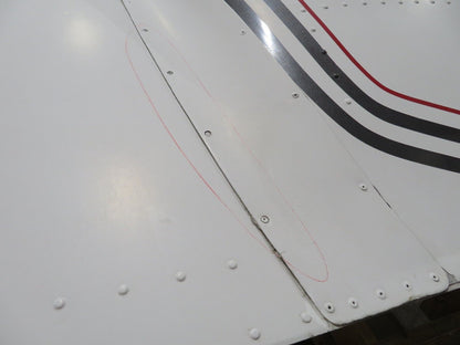 1978 Piper PA-34-200T Seneca LH Wing P/N 37093-03 (0423-104)