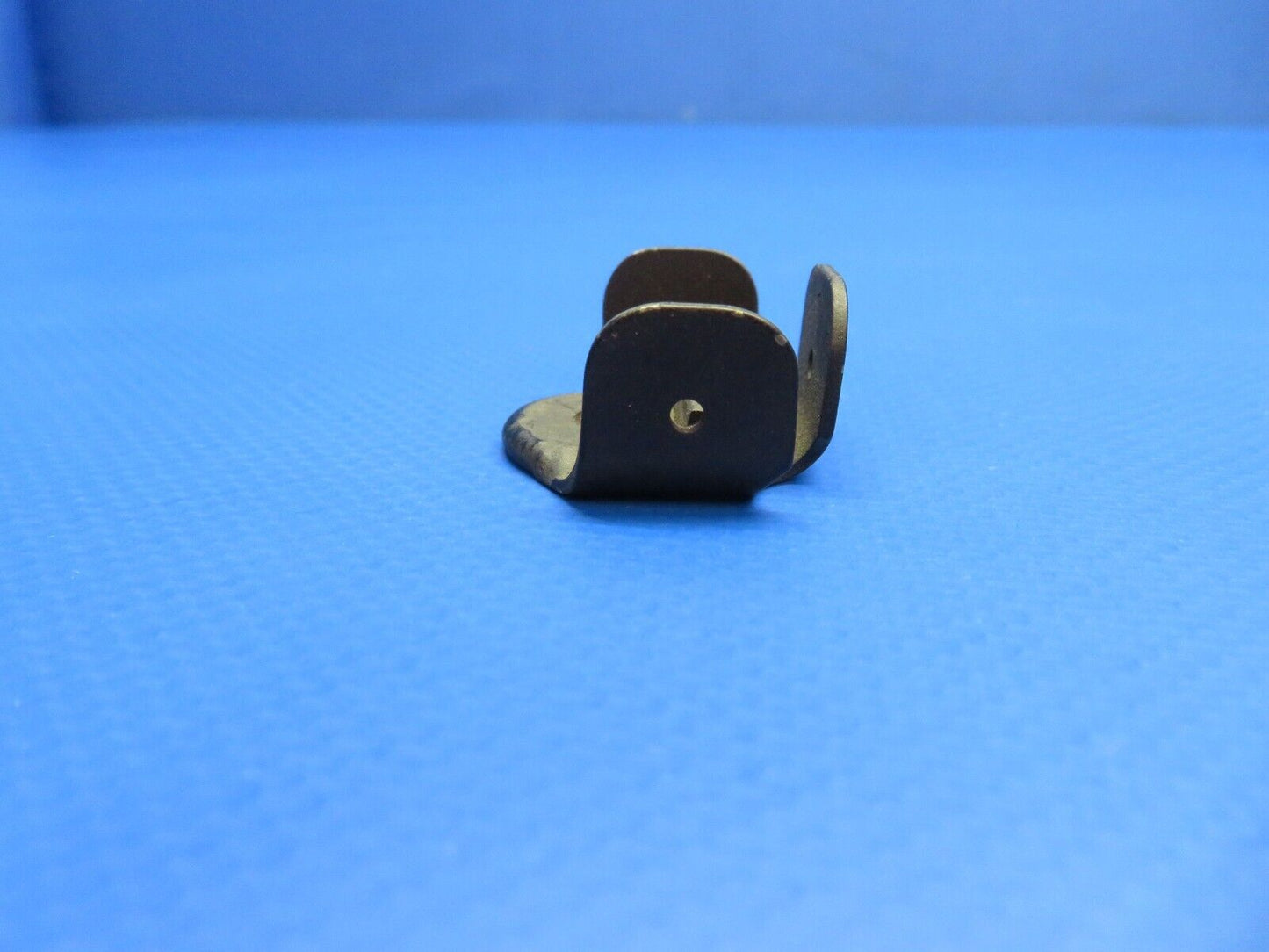 Piper Bracket Assy - Outboard Elevator P/N 42231-004 NOS (0922-584)