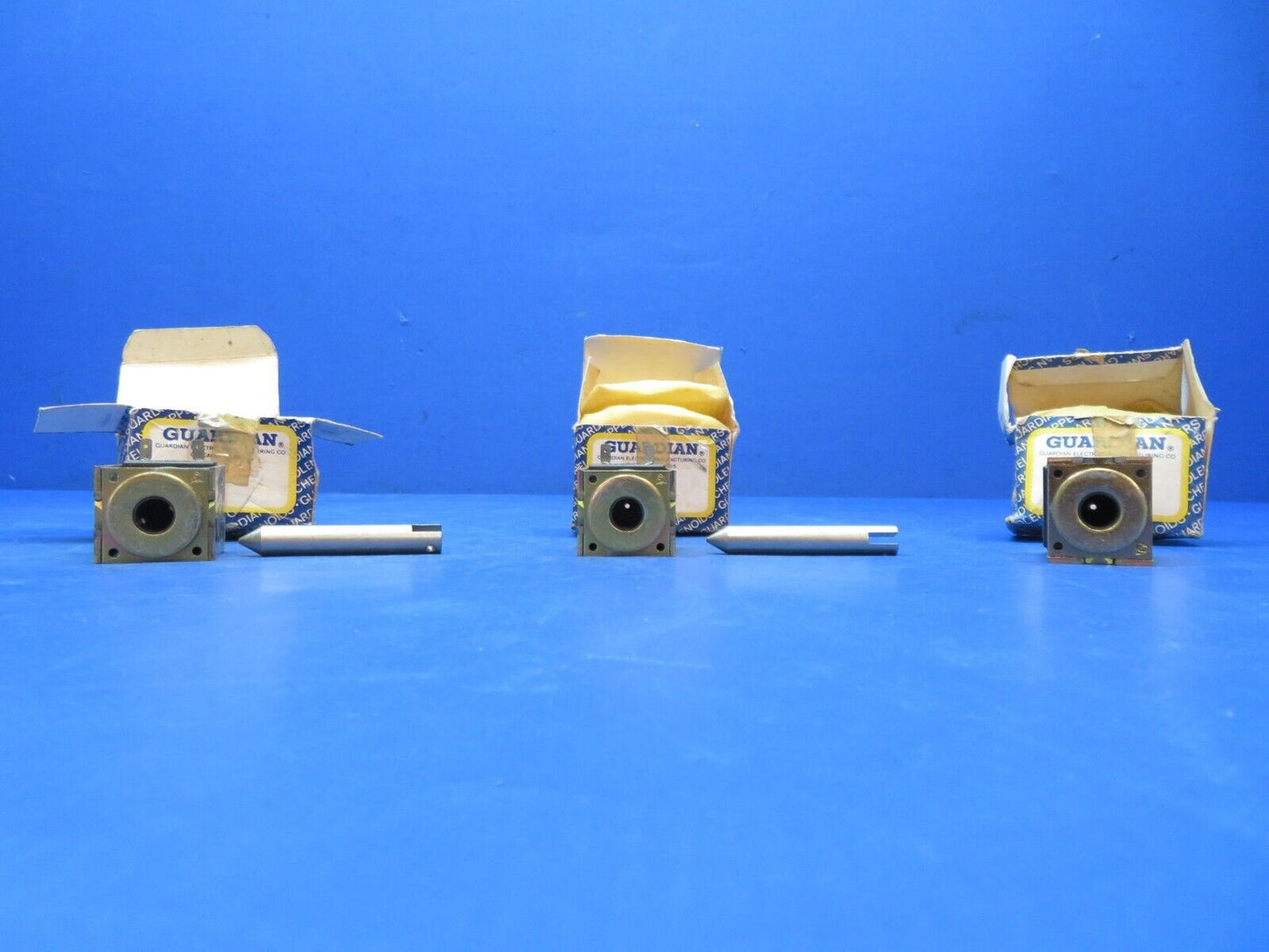 Guardian Electric Solenoid Frame 12v P/N 4HD-I-12VDC NOS LOT OF 3 (0923-489)