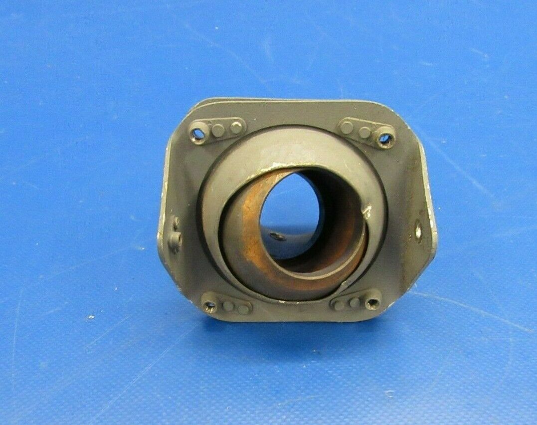Cessna 310R Control Column Socket Assembly LH P/N 0813581-59 (0219-336)