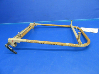 Piper PA32-300 Cherokee Six Seat #4 FWD Face CTR RH Seat 96827-03 (0819-155)