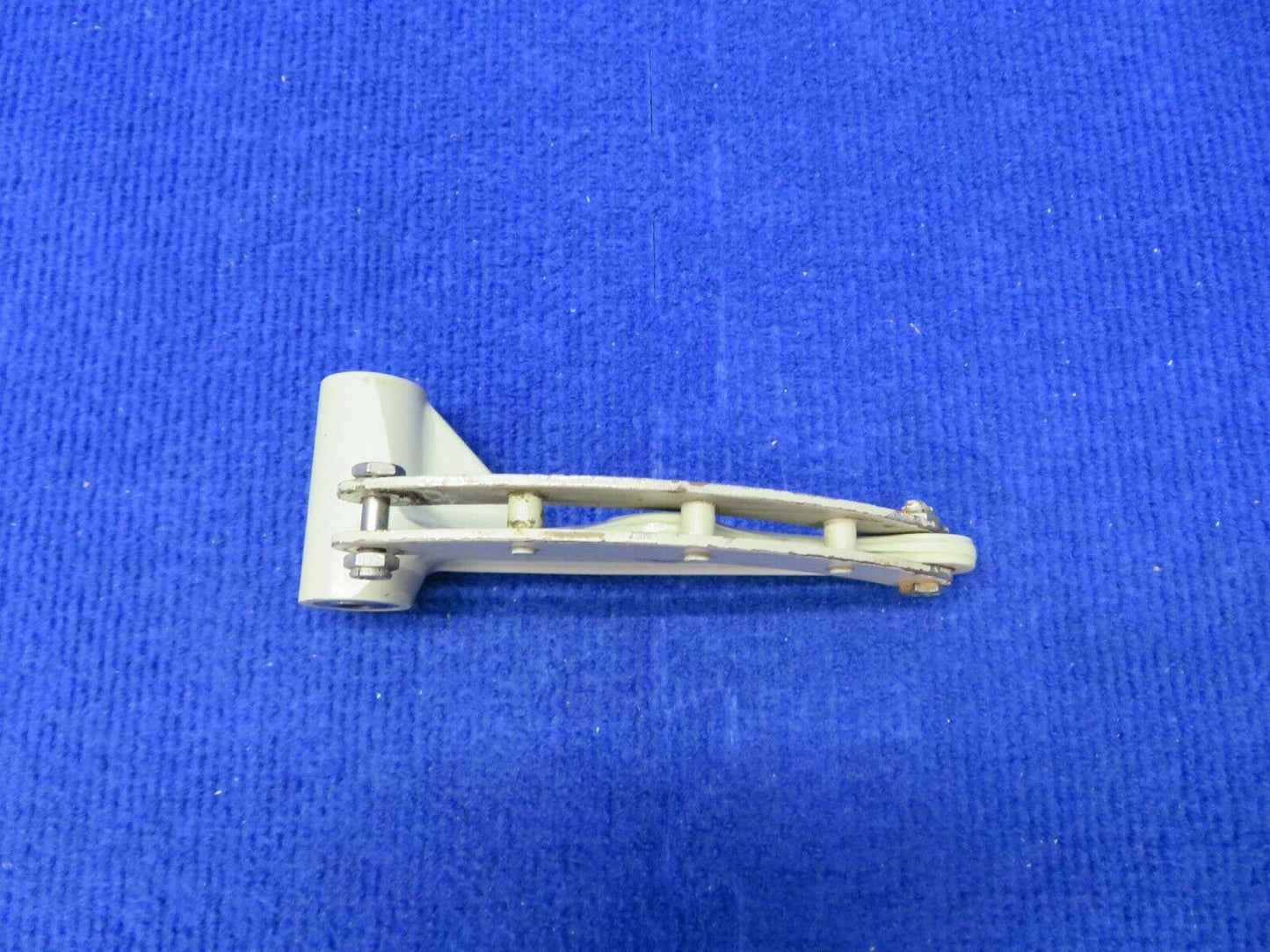 Cessna 310 Bellcrank Rocker Arm Assy Main Gear w/ Link P/N 0841104-4 (0422-428)