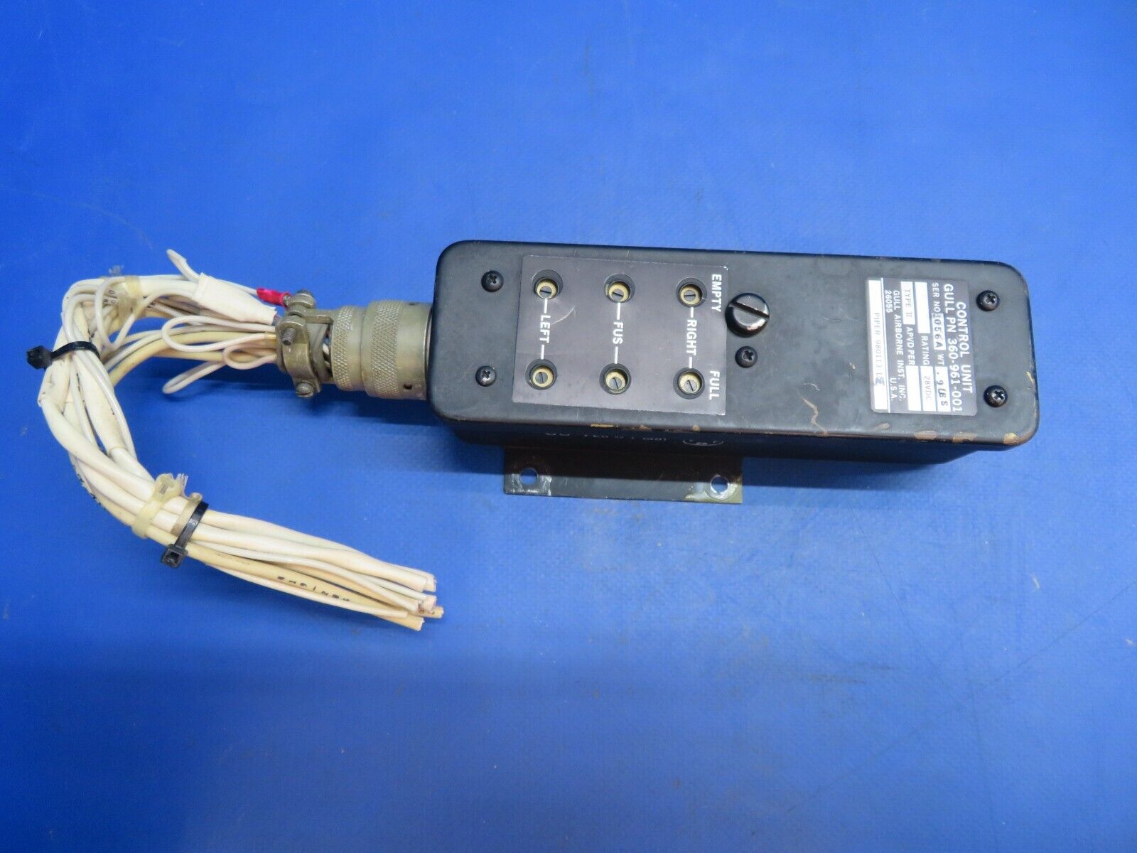 Piper Aerostar 602P Gull Airborne Control Unit 28 V P/N 360-961-001 (0123-648)