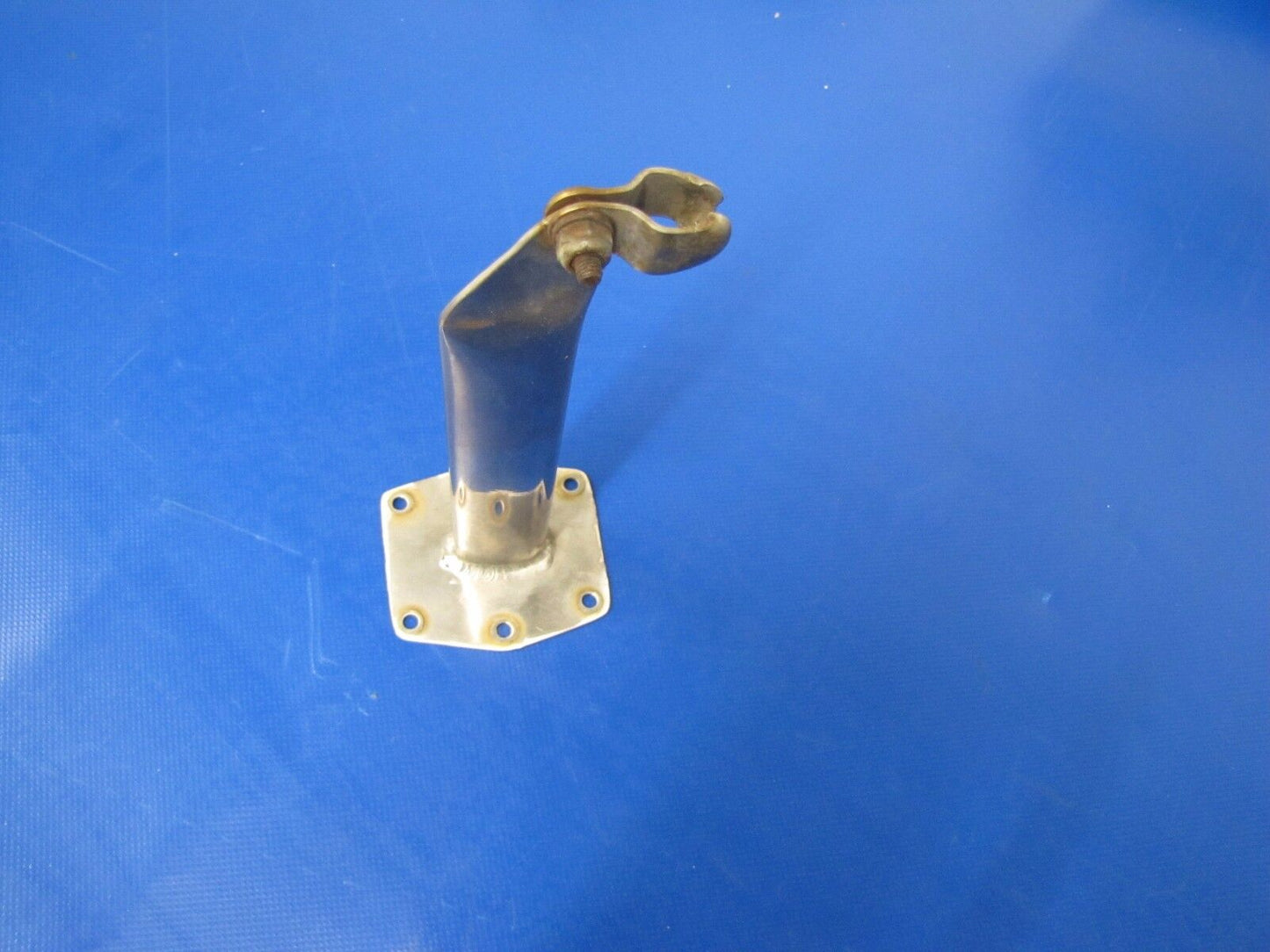 Beech Baron 58 Antenna Wire Guide / Mast (0317-26)