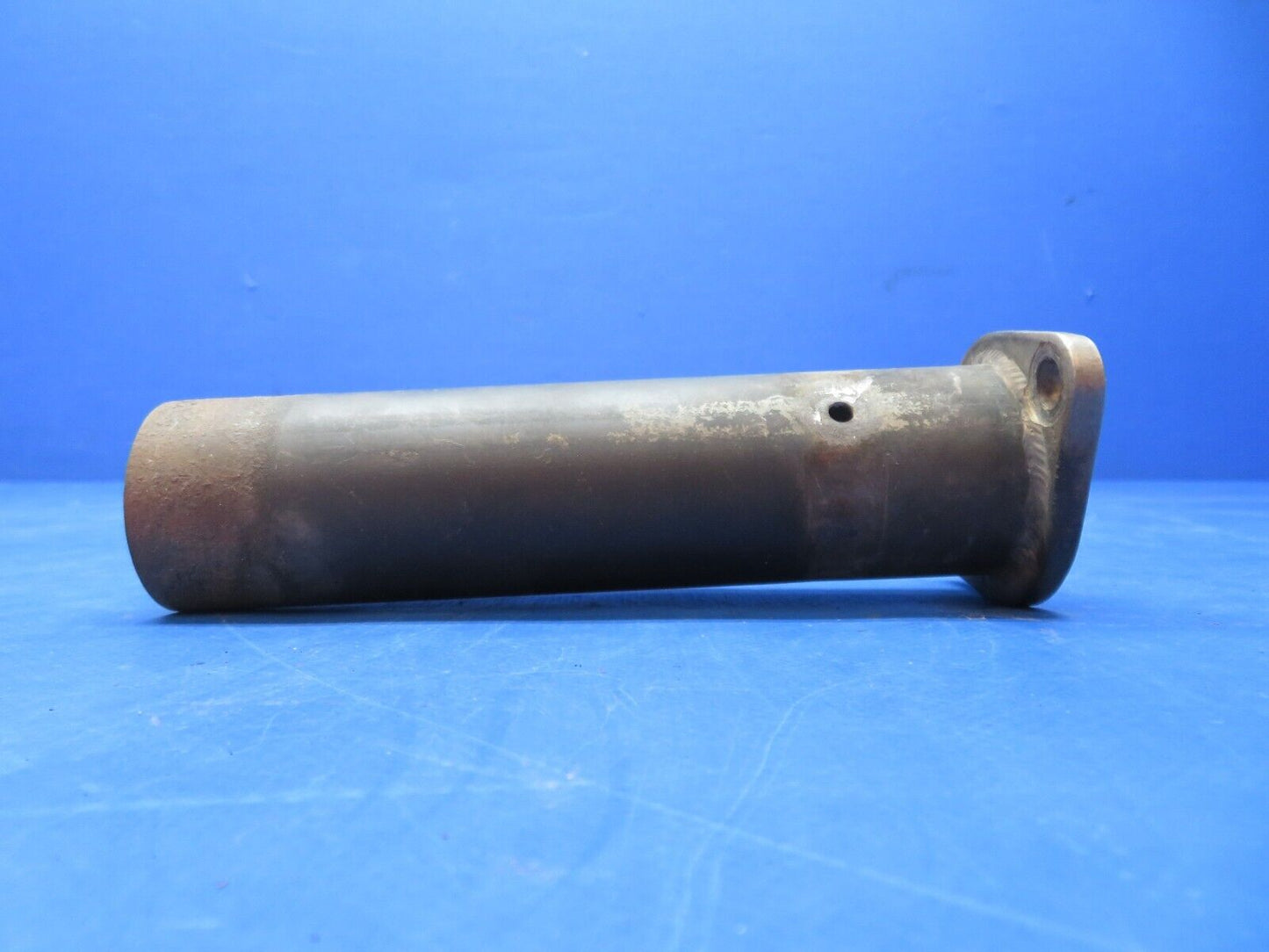 Cessna 182T Riser Exhaust FWD RH Lycoming w/ Probe Hole P/N 22540053 (1023-252)