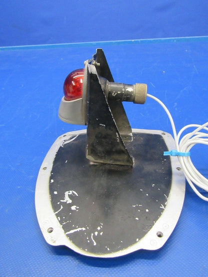 Cessna 310 Wing Nav Light & Bracket Red 0823200-1, 5618106-17 (1118-135)