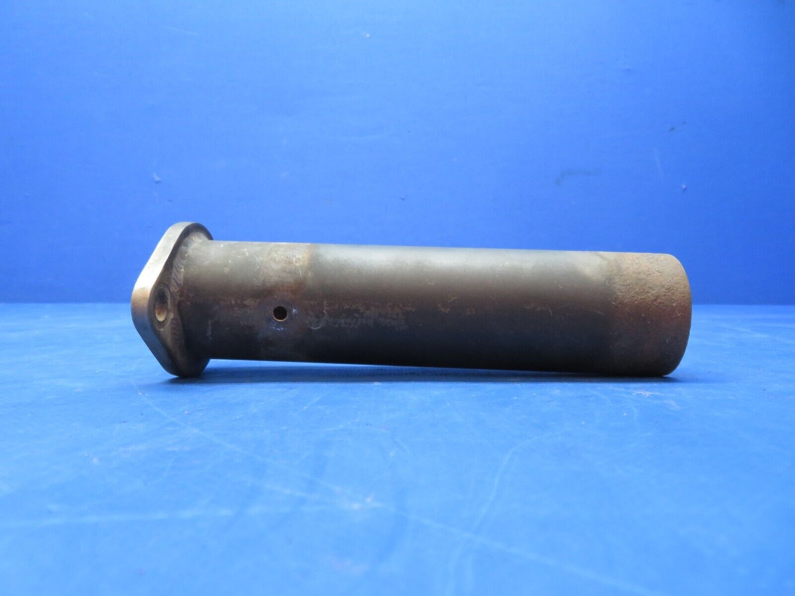 Cessna 182T Riser Exhaust FWD RH Lycoming w/ Probe Hole P/N 22540053 (1023-252)