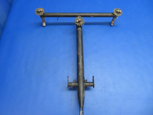 Piper PA-28-180 Cherokee Control Column Tee Bar Assy P/N 62703-33 (0323-729)