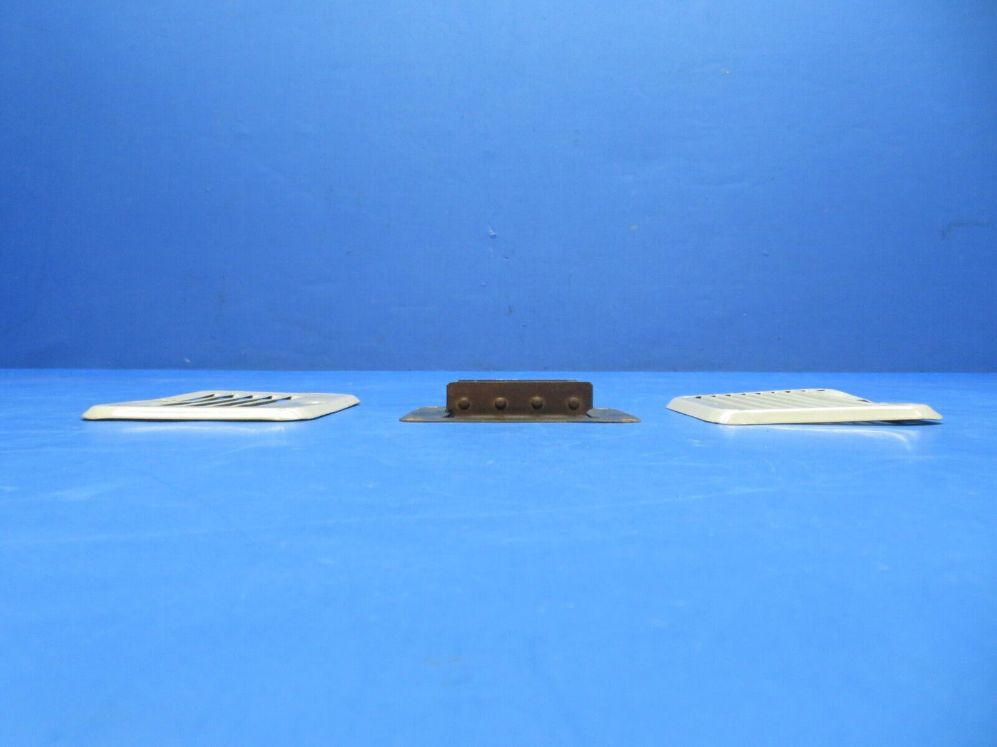 Cessna 310 / 310Q Cabin Heat Grill P/N 0813818-1 LOT (0923-315)