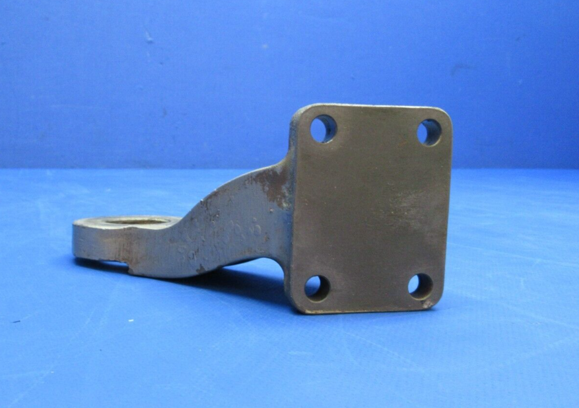 Continental E-225 RH Front Engine Mount Bracket P/N 531242 (0923-800)