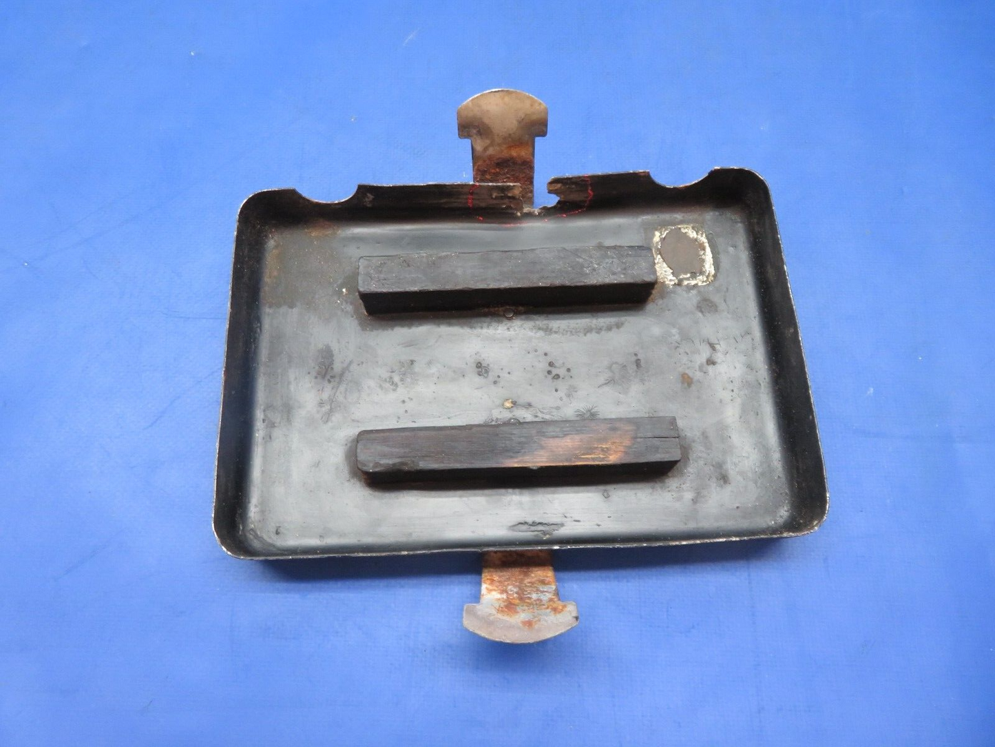 Cessna 150 / 150L Battery Box Assy W/ Lid P/N 0413402-6 (0823-562)