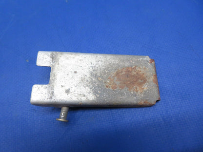 Cessna 150 / 150L RH Cabin Door Latch Assy P/N 0413387-4 FOR PARTS (0823-726)